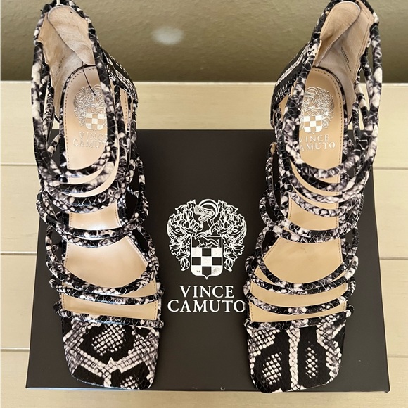 ✨NEW✨VINCE CAMUTO Ambaritan Strappy Heeled Sandals🐍 - Picture 4 of 7
